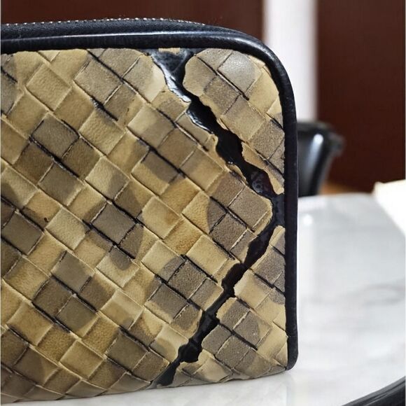 BOTTEGA VENETA Intrecciato Multicolor Leather Zip Wallet in Great ConditionW/box - Picture 11 of 15
